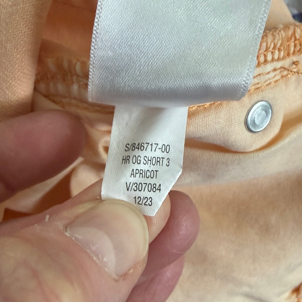 Old Navy High-Rise OG Straight 3” Inseam Size: 10 Raw Hems - Picture 8 of 8